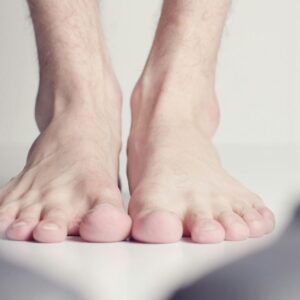 Eelt verwijderen met oma’s tips: natuurlijke huismiddeltjes voor zachte voeten