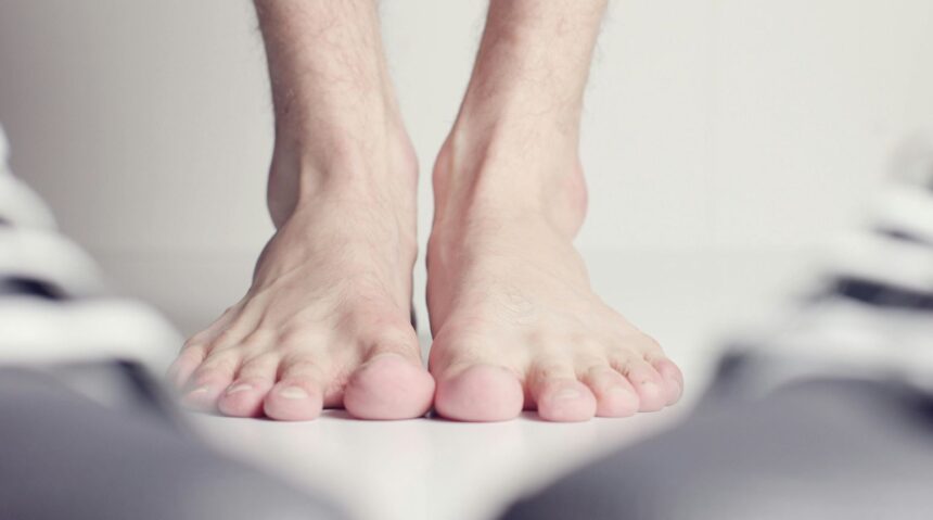 Eelt verwijderen met oma’s tips: natuurlijke huismiddeltjes voor zachte voeten